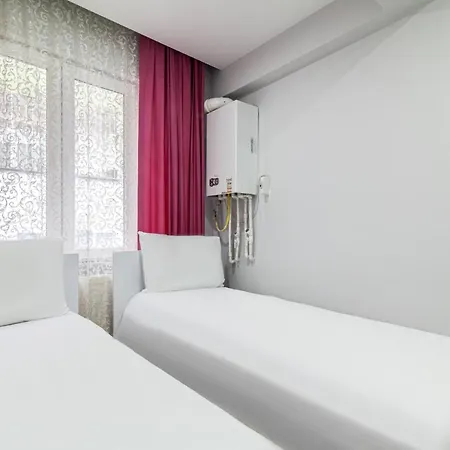 Modern Flat Close To Osmanbey Metro Station Apartment